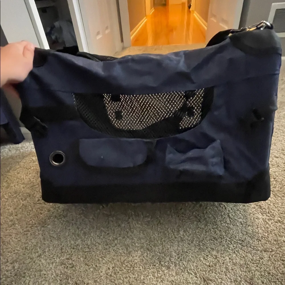 Veehoo Blue and Black Pet Travel Carrier